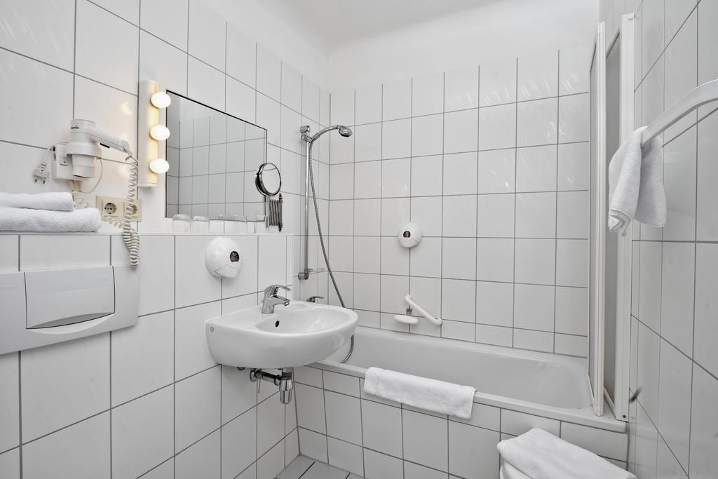 Days Centre Hotel 3*